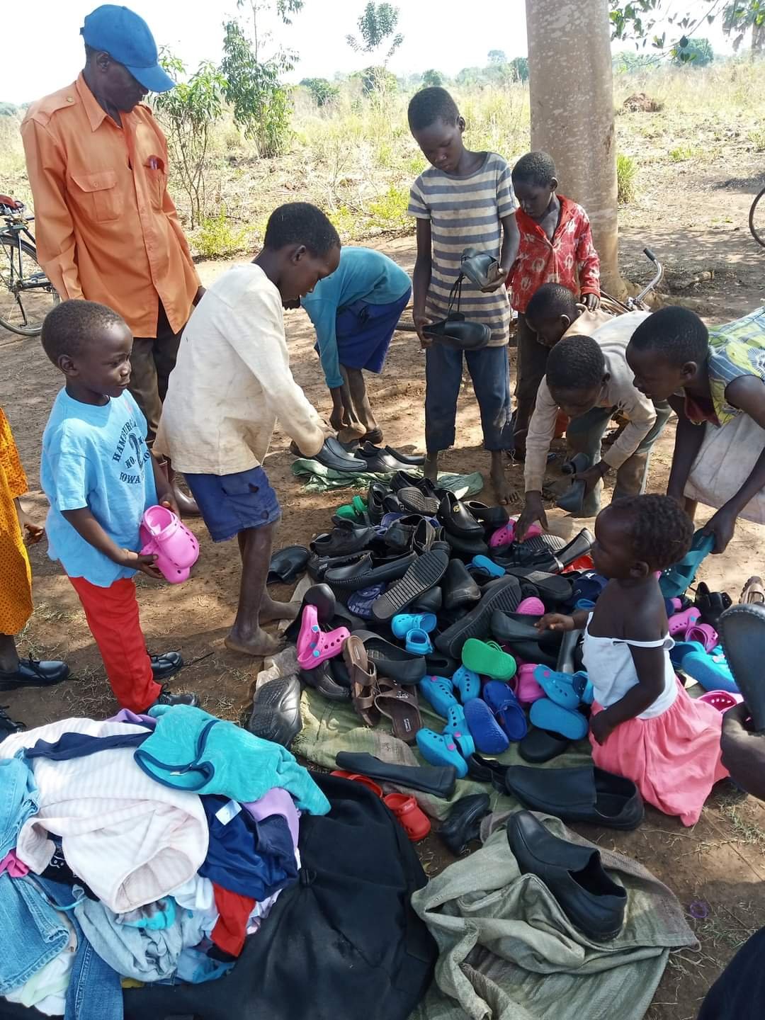 2ND COMMUNITY BLESSED WITH CLOTHES AND SHOES!!!