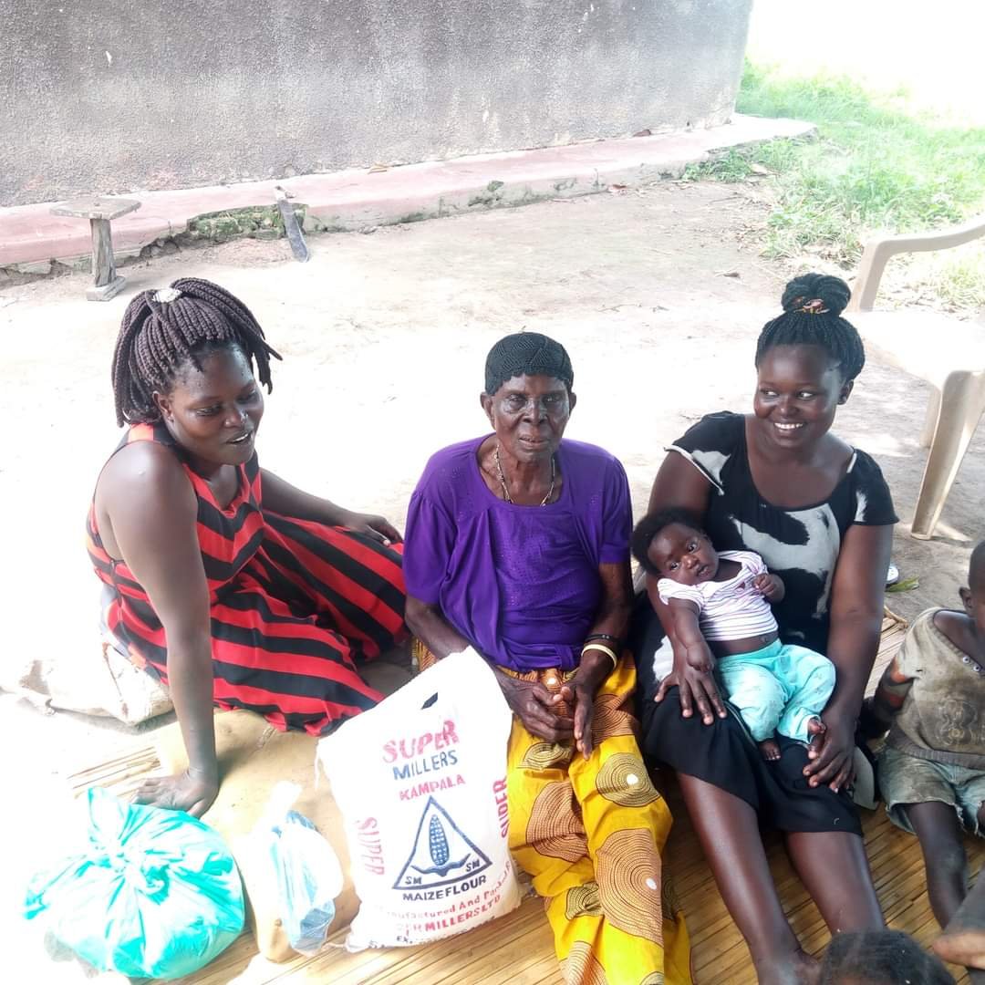 FEEDING COMMUNITY KABIRAMAIDO.