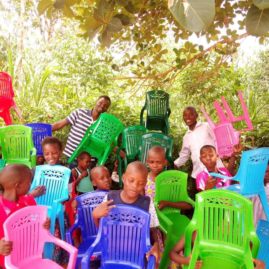 BUYING SUNDAY SCHOOL CHAIRS !!